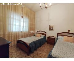 SE VENDE CHALET EN PARCELA URBANA EN LA ROMANA
