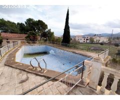 SE VENDE CHALET EN PARCELA URBANA EN LA ROMANA