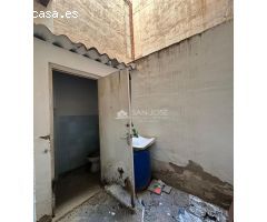 SE VENDE ALMACCÉN EN ASPE ZONA PADRE ISMAEL.