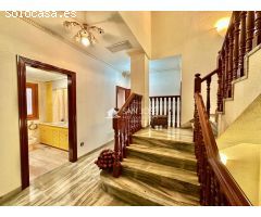 SE VENDE CASA CON PISCINA EN GLORIETA DE NOVELDA.