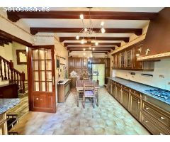 SE VENDE CASA CON PISCINA EN GLORIETA DE NOVELDA.