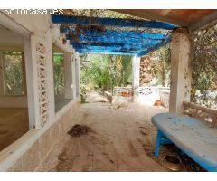 SE VENDE CASA DE CAMPO PARA REFORMAR EN BUENA ZONA DE ASPE