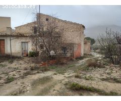 SE VENDE CASA CON PARCELA EN MACISVENDA. PRECIOSO ENTORNO RURAL