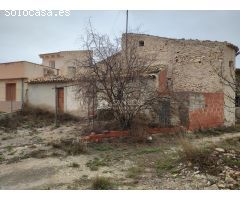 SE VENDE CASA CON PARCELA EN MACISVENDA. PRECIOSO ENTORNO RURAL