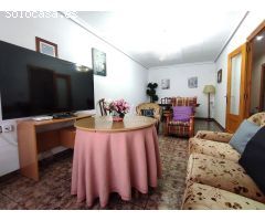 SE VENDE  AMPLIA CASA CON PATIO EN NOVELDA ZONA HORCAS.