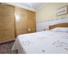 SE VENDE  AMPLIA CASA CON PATIO EN NOVELDA ZONA HORCAS.