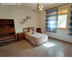 SE VENDE CHALET GRANDE PARA ENTRAR A VIVIR MUY CERCA DEL PUEBLO DE ASPE