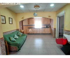 SE VENDE CHALET GRANDE PARA ENTRAR A VIVIR MUY CERCA DEL PUEBLO DE ASPE