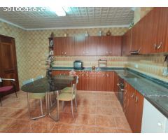 SE VENDE GRAN CASA EN BUEN ESTADO CON ALMACEN GRANDE EN ASPE