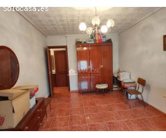 SE VENDE GRAN CASA EN BUEN ESTADO CON ALMACEN GRANDE EN ASPE