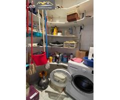 SE VENDE PISO MUY ALTO Y AMPLIO EN LA ZONA DEL PINO CON GARAJE Y SERVICIOS CERCA!