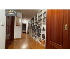 SE VENDE PISO MUY ALTO Y AMPLIO EN LA ZONA DEL PINO CON GARAJE Y SERVICIOS CERCA!