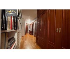 SE VENDE PISO MUY ALTO Y AMPLIO EN LA ZONA DEL PINO CON GARAJE Y SERVICIOS CERCA!
