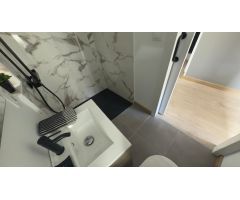 ¡Descubre el encanto de vivir en un estudio único en el corazón del casco viejo!