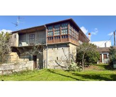 ¡Descubre el encanto de vivir en un caserón señorial registrado del año 1900 con terreno y pozo!