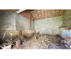 ¡Descubre el encanto de vivir en un caserón señorial registrado del año 1900 con terreno y pozo!