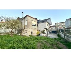 ¡Descubre esta impresionante casa con terreno en venta que combina encanto y modernidad!