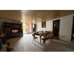 Casa de piedra sin registrar para reformar