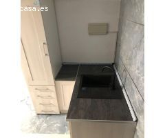 Local en venta con reforma para vivienda y vistas al mar