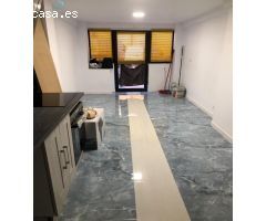 Local en venta con reforma para vivienda y vistas al mar