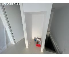 Local en venta con reforma para vivienda y vistas al mar