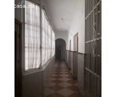 ¡Oportunidad en el corazón de Cádiz! Piso a escasos metros de la Catedral