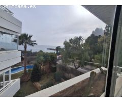 OPORTUNIDAD-PISO CON VISTAS AL MAR CON APARCAMIENTO, TRASTERO Y PISCINA COMUNITARIA