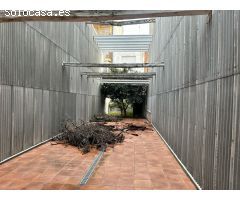 TERRENO CON FACHADA PROTEGIDA EN EL CENTRO DE LA CIUDAD