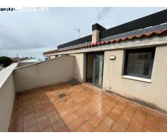 ÀTICO DÚPLEX DE 2 HABITACIONES CON TERRAZA Y PLAZA DE PARKING!