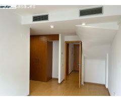 ÀTICO DÚPLEX DE 2 HABITACIONES CON TERRAZA Y PLAZA DE PARKING!
