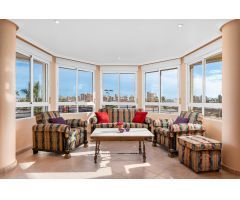 ¡Piso de 212 m2 en la Playa del Cura, Torrevieja!