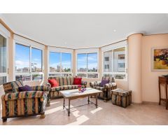 ¡Piso de 212 m2 en la Playa del Cura, Torrevieja!