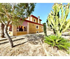 FINCA DE LUJO DE 500M2 DE CASA, BOX Y RECIENTO HIPICO, CON NAVE DE 300 METROS MUY BIEN UBICADA