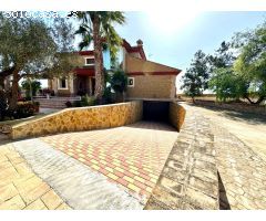 FINCA DE LUJO DE 500M2 DE CASA, BOX Y RECIENTO HIPICO, CON NAVE DE 300 METROS MUY BIEN UBICADA