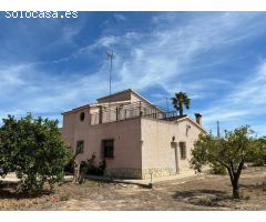 Bienvenido al chalet de tus sueños en Alzabares
