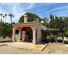 Bienvenido al chalet de tus sueños en Alzabares