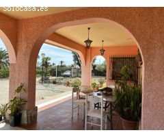 Bienvenido al chalet de tus sueños en Alzabares