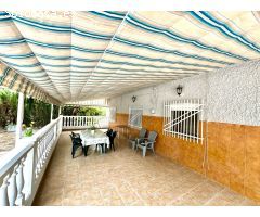 CHALET EN BUEN ESTADO EN LA ZONA DE CACHAPET DE CREVILLENTE CON 2 NAVES