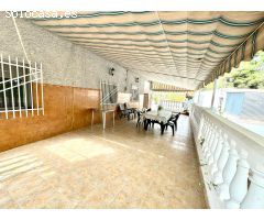 CHALET EN BUEN ESTADO EN LA ZONA DE CACHAPET DE CREVILLENTE CON 2 NAVES