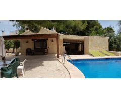 CHALET ESPECTACULAR EN UNA ZONA PRIVILEGIADA. CON UN ENCANTO ESPECIAL