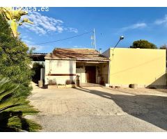 TERRENO DE 3600M2 CON CASA SEMIADOSADA A OTRA DE 154M2 CON ALMACEN INCLUIDO CON LUZ Y AGUA