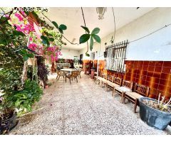 TERRENO DE 1200M2 CON CASA DE CAMPO DE 200M2 SIN LUZ, NI AGUA, AGUA DE RIEGO POR MANTA