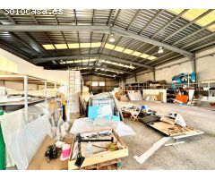 NAVE INDUSTRIAL DE 600M2,  SEMI-NUEVA EN MUY BUEN ESTADO CON PARCELA PRIVADA DE 400M2
