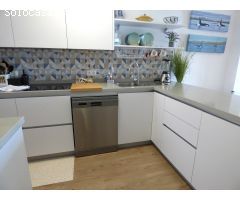 DISPONIBLE DESDE DICIEMBRE HASTA MAYO. PRIMERA LÍNEA DE PLAYA EN LOS BOLICHES