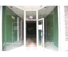 LOCAL DE 100M2 PARA REFORMAR, EN ZONA FERIA .