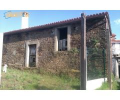 CASA  DE PIEDRA CON FINCA Y HORREO