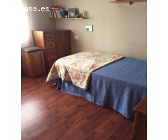 CASA  CON TERRAZA Y  BAJO PARA VARIOS COCHES