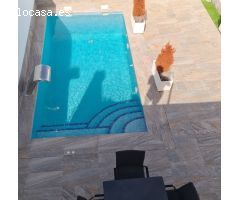 Villa con Solárium y Piscina propia
