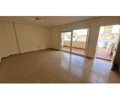 Dúplex espacioso, 3 dormitorios, 2 baños, solárium, garaje, piscina, en Los Montesinos