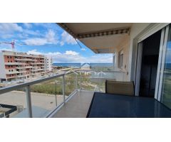 Apartamento con vistas al mar situado en 2ª línea playa Daimús a solo 100 metros del mar.